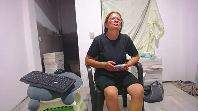 Snapshot of Stepmom_slut_50 chatting on 17, 2, 2025 Stepmom slut 50 online show from 17, 2, 2025