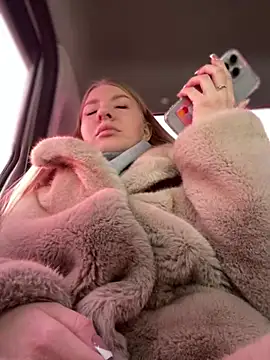 Snapshot of NewLale chatting on 20, 12, 2024 NewLale online show from 20, 12, 2024