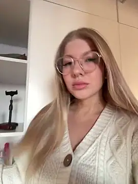 Snapshot of NewLale chatting on 21, 12, 2024 NewLale online show from 21, 12, 2024