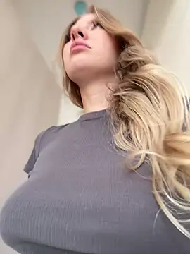 Snapshot of NewLale chatting on 15, 2, 2025 NewLale online show from 15, 2, 2025