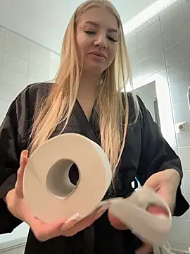 Snapshot of NewLale chatting on 4, 12, 2025 NewLale online show from 4, 12, 2025