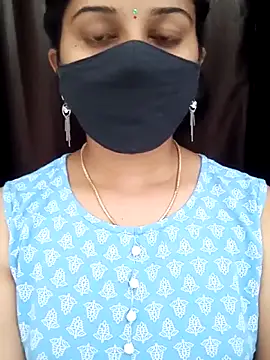 Snapshot of Angleannie chatting on 17, 11, 2025 Angleannie online show from 17, 11, 2025