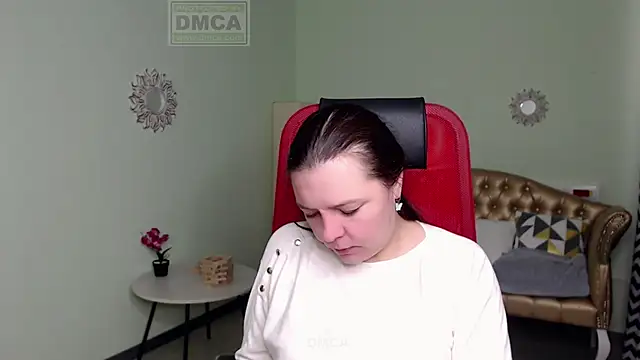 Lily flower7 online show from 13, 2, 2025