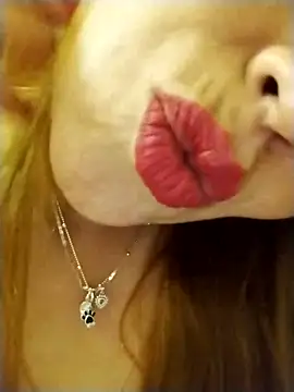 Snapshot of edithhermosa chatting on 8, 3, 2025 edithhermosa online show from 8, 3, 2025