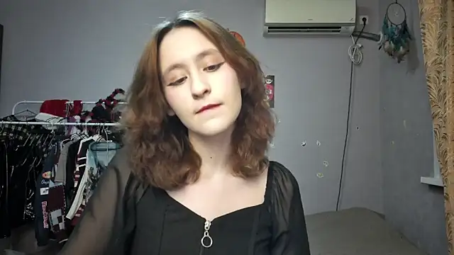 JoannaTompson online show from 18, 2, 2025