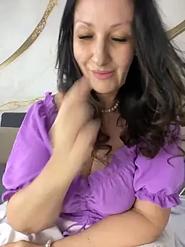 Snapshot of Katie-n chatting on 19, 5, 2026 Katie-n online show from 19, 5, 2026
