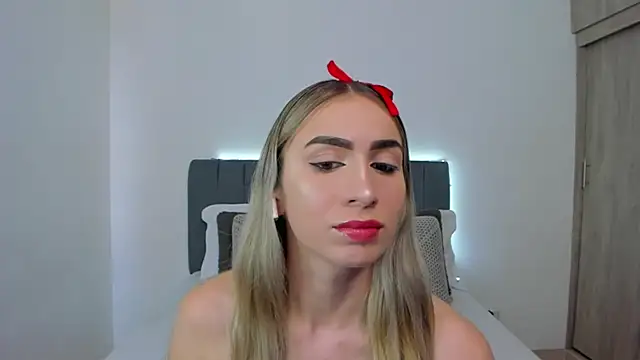 Snapshot of im_sarah34 chatting on 28, 4, 2026 im sarah34 online show from 28, 4, 2026