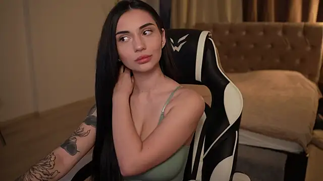 Snapshot of LindaWarners chatting on 21, 3, 2025 LindaWarners online show from 21, 3, 2025