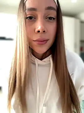 Snapshot of Condes_carmen chatting on 14, 11, 2025 Condes carmen online show from 14, 11, 2025