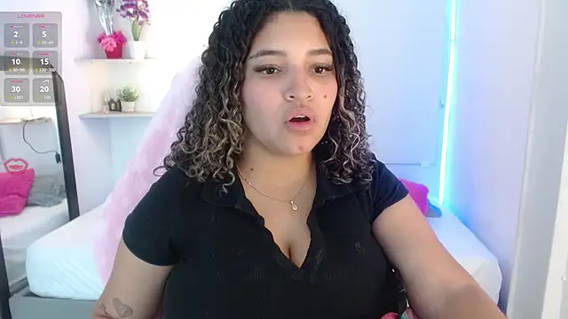 Julia Boobs online show from 17, 10, 2025