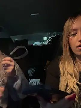 Snapshot of MerlinDave chatting on 26, 12, 2024 MerlinDave online show from 26, 12, 2024