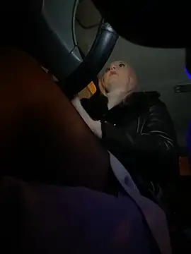 Snapshot of MerlinDave chatting on 29, 12, 2024 MerlinDave online show from 29, 12, 2024