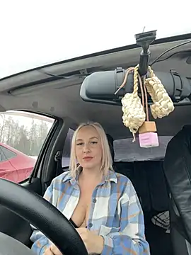 Snapshot of MerlinDave chatting on 5, 1, 2025 MerlinDave online show from 5, 1, 2025