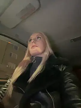 Snapshot of MerlinDave chatting on 7, 1, 2025 MerlinDave online show from 7, 1, 2025