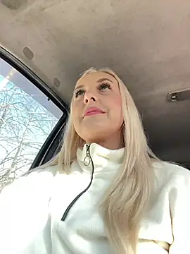 Snapshot of MerlinDave chatting on 12, 3, 2025 MerlinDave online show from 12, 3, 2025