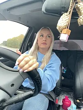 Snapshot of MerlinDave chatting on 21, 9, 2025 MerlinDave online show from 21, 9, 2025