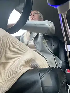 Snapshot of MerlinDave chatting on 2, 10, 2025 MerlinDave online show from 2, 10, 2025