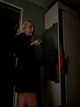 Snapshot of MerlinDave chatting on 3, 10, 2025 MerlinDave online show from 3, 10, 2025