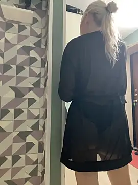 Snapshot of MerlinDave chatting on 9, 10, 2025 MerlinDave online show from 9, 10, 2025