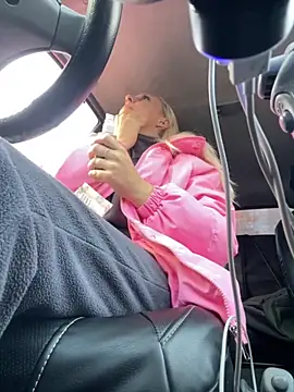 Snapshot of MerlinDave chatting on 12, 10, 2025 MerlinDave online show from 12, 10, 2025