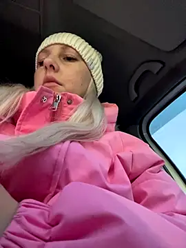 Snapshot of MerlinDave chatting on 29, 11, 2025 MerlinDave online show from 29, 11, 2025