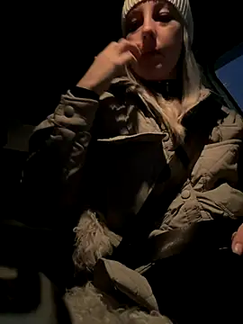 Snapshot of MerlinDave chatting on 5, 12, 2025 MerlinDave online show from 5, 12, 2025