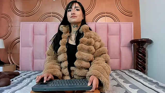 emmily keller19 online show from 18, 1, 2025