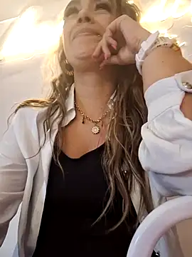 Snapshot of lauramcdowell1 chatting on 24, 10, 2025 lauramcdowell1 online show from 24, 10, 2025