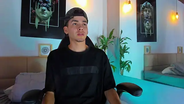 Mike 0233  online show from 31, 12, 2024