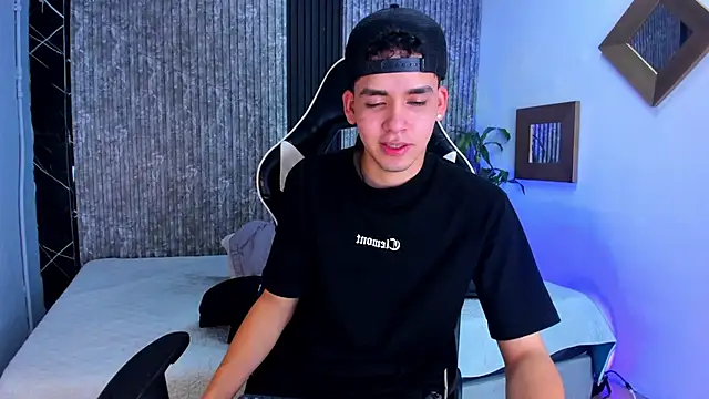 Mike 0233  online show from 17, 9, 2025