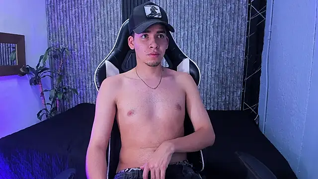 Mike 0233  online show from 22, 10, 2025