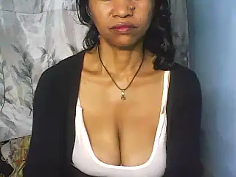 Snapshot of nene_belle chatting on 9, 3, 2025 nene belle online show from 9, 3, 2025