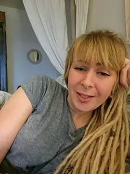 Snapshot of Jenna-Lia chatting on 25, 12, 2024 Jenna-Lia online show from 25, 12, 2024