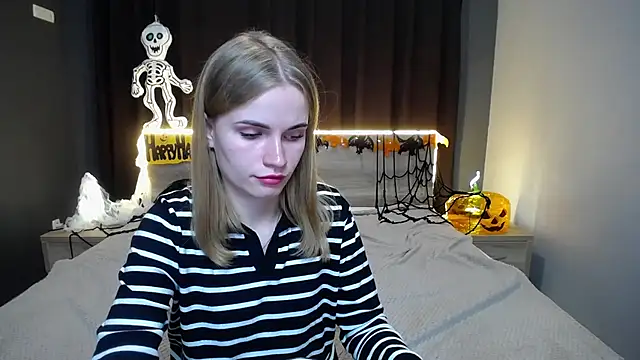 Snapshot of MargaritaKiss chatting on 19, 10, 2025 MargaritaKiss online show from 19, 10, 2025