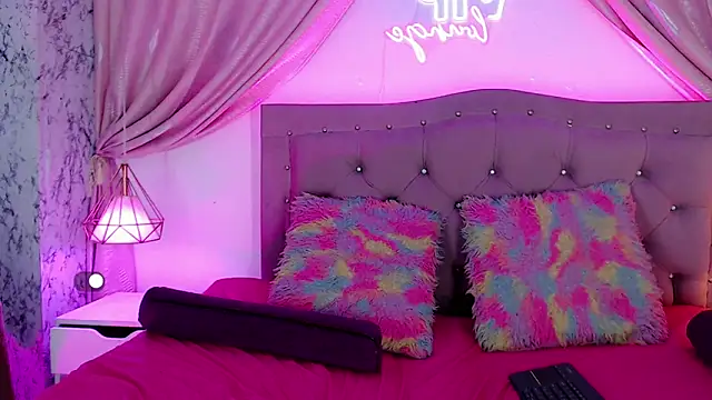 SexyJuliii21 online show from 7, 12, 2024