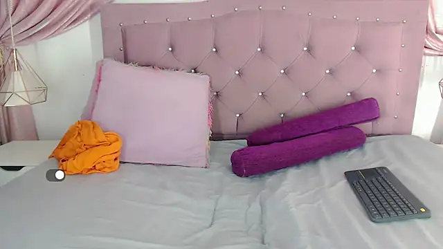 SexyJuliii21 online show from 29, 12, 2024