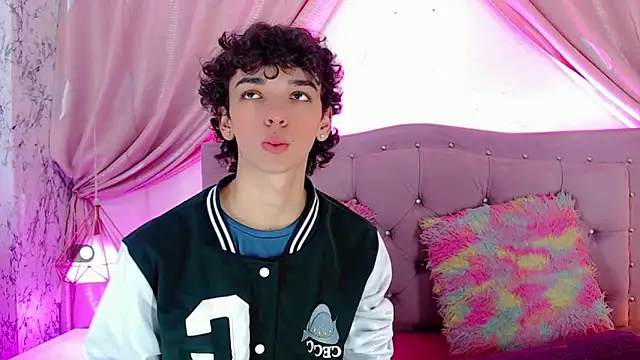 SexyJuliii21 online show from 27, 1, 2025