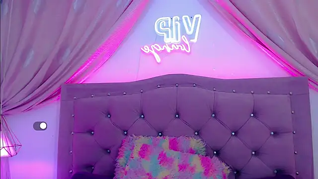 SexyJuliii21 online show from 27, 2, 2025