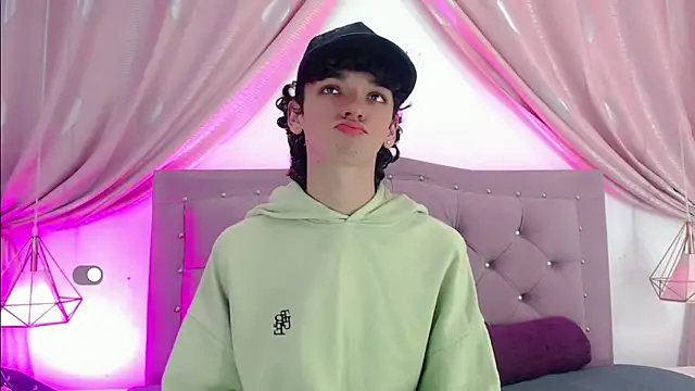 SexyJuliii21 online show from 28, 2, 2025