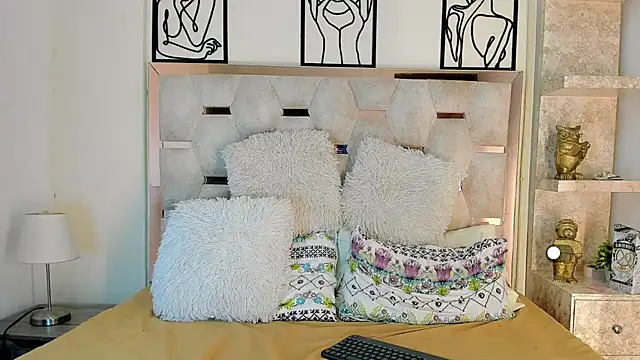 SexyJuliii21 online show from 10, 10, 2025