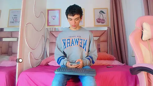 SexyJuliii21 online show from 7, 11, 2025