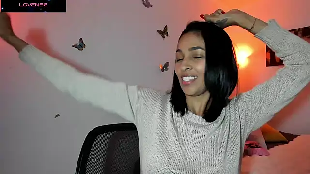 Snapshot of Mila-yang chatting on 4, 10, 2025 Mila-yang online show from 4, 10, 2025