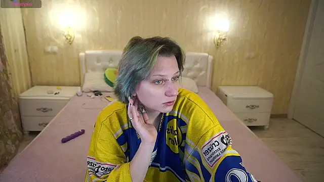 Snapshot of LunaaMayy chatting on 5, 2, 2026 LunaaMayy online show from 5, 2, 2026