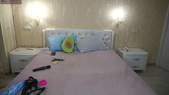 Snapshot of LunaaMayy chatting on 2, 3, 2026 LunaaMayy online show from 2, 3, 2026