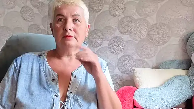 NicoleOlla online show from 5, 7, 2026