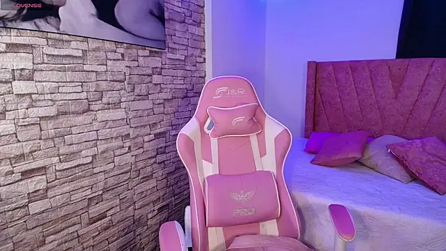 Snapshot of RachelStein chatting on 10, 10, 2025 RachelStein online show from 10, 10, 2025