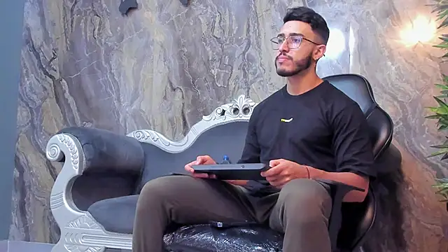 Liam Kleiin online show from 4, 2, 2025