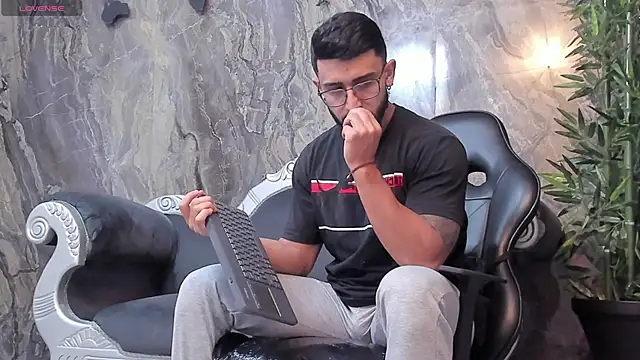 Liam Kleiin online show from 5, 3, 2025