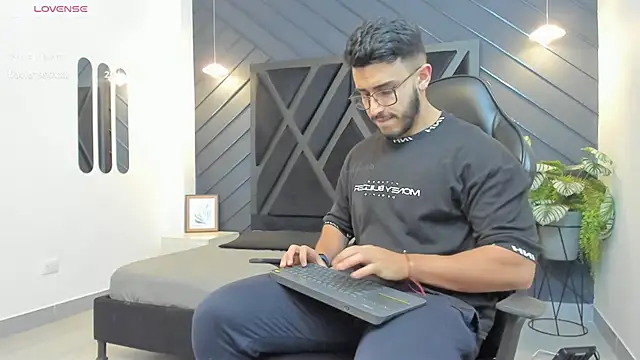 Liam Kleiin online show from 1, 10, 2025