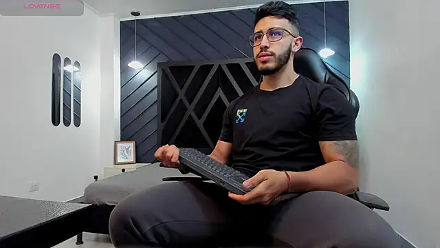 Liam Kleiin online show from 19, 11, 2025